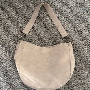 Universal Thread Tan Non leather Women's Shoulder Bag